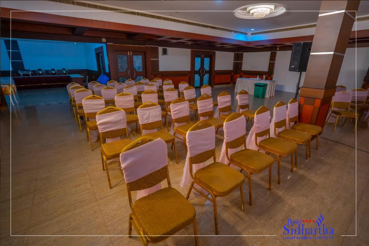 Hotel Sidhartha Chalakudy Kizhake Chālakudi 外观 照片